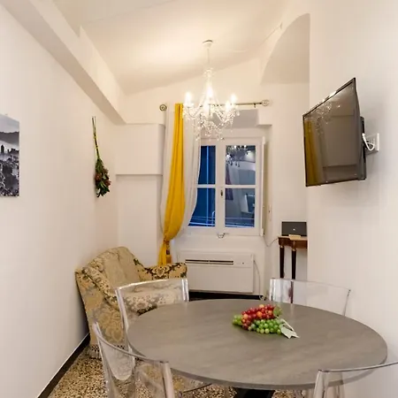 アパート Joivy Ideal Flat Near Aquarium ジェノヴァ