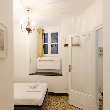 アパート Joivy Ideal Flat Near Aquarium ジェノヴァ