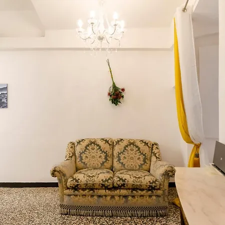 Joivy Ideal Flat Near Aquarium