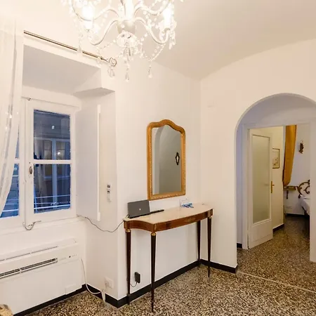 Joivy Ideal Flat Near Aquarium Genoa