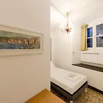Joivy Ideal Flat Near Aquarium